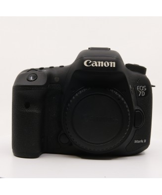 CANON 7D MK II + BOITE